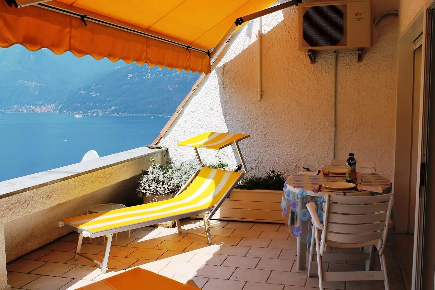 Terrazza Sul Lago Luino Italien